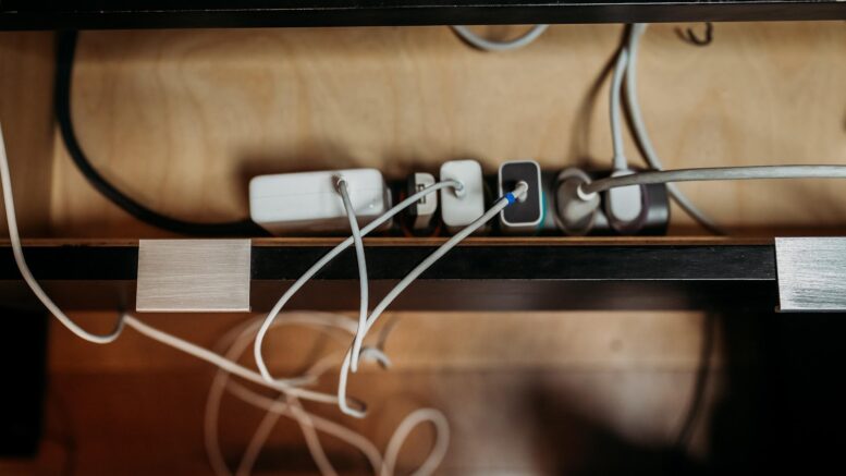 dangers-of-power-strip-in-the-home